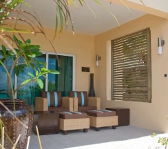 Номер Standard с балконом и с красивым видом из окна в Ocean Villas