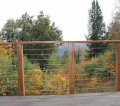 Коттедж с балконом и с красивым видом из окна в Красные Скалы