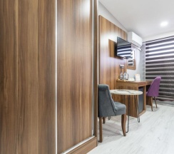 Двухместный номер Standard с балконом двуспальная кровать в Отель Monezza Hotel