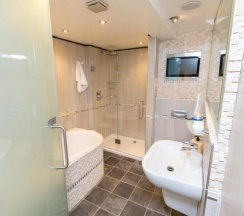 Двухместный номер Deluxe двуспальная кровать в Manor House Hotel