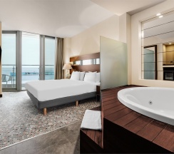 Люкс Джуниор с гидромассажной ванной и видом на море в Mantera Resort&Congress