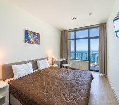 Двухкомнатные апартаменты с видом на море (2-5 этаж) в Real Apartments Sochi