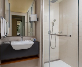 Улучшенный номер с видом на реку в Radisson Hotel Rosa Khutor
