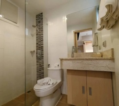 Двухместный номер Deluxe с балконом (двуспальная кровать) в Patong Bay Residence