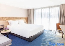 Двухместный семейный номер Standard двуспальная кровать в Holiday Inn Express and Suites Bangkok Central Pier, an IHG Hotel