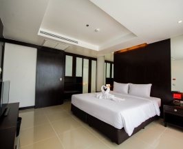 Люкс Угловой с видом на город в Hotel Selection Pattaya