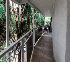 Четырехместный Стандартный номер с Балконом в гостевом доме SV на 3 этаже в Милка