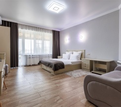 Полулюкс с диваном и лоджией 2 этаж (3) в Береза