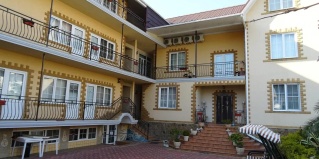 Адлер: Гостевой дом Камелот