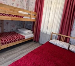 №1 Семейный. С двуспальной и двухъярусной кроватями. в Свои
