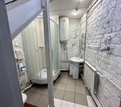 Мини-Комната с двухспальной кроватью (цокольный этаж) в Rest Home