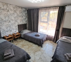 Трёхместный номер Comfort с красивым видом из окна в Шале