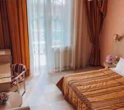 Первая категория (с балконом, вид на озеро) в Вилла Вальмонт