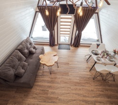 Радость в Hut house