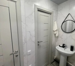 Четырёхместный коттедж Premium с красивым видом из окна в Нептун-2