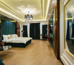 Двухместный люкс с балконом двуспальная кровать в Бутик-Отель East Star Hotel
