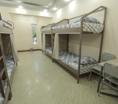 Кровать в общем номере в The Top Hostel