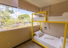 Кровать в общем номере (женский номер) с красивым видом из окна в Chang Chang Hostel