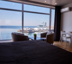 Комната делюкс с двуспальной кроватью (Вид на море) Sea View Deluxe by Vvo в Sea view apartments