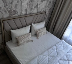 Большевистская 1а , эт8, кв 79 в Good nights
