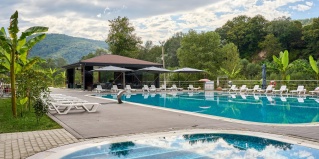 Каменномостский: Отель Белла