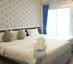 Двухместный номер Superior с видом на город двуспальная кровать в Westgate Residence Hotel