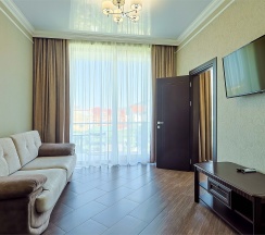 Номер первой категории  "Улучшенный люкс с балконом" в Mari