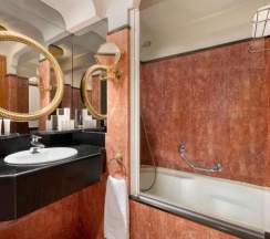 Двухместный номер Executive двуспальная кровать в Hotel Louise Brussels
