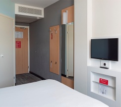 Номер Premium с двуспальной кроватью в ibis Cheboksary Center