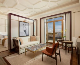 Двухместный номер Deluxe с видом на реку двуспальная кровать в The St. Regis Astana