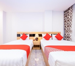 Трёхместный номер Deluxe с балконом в Gold Coast Nha Trang