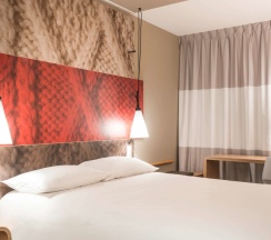 Двухместный номер MyRoom by Cagla: Arabian Nights двуспальная кровать в ibis Muenchen City
