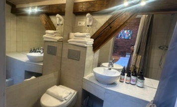 Бюджетный двухместный номер с двумя односпальными кроватями (Мансарда) в Ситикомфорт