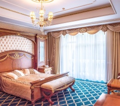 Президентский двухкомнатный люкс с балконом и видом на море в Grand Palace