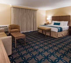 Двухместный номер Standard c 1 комнатой двуспальная кровать в Best Western Plus Ocean City