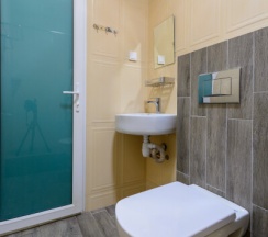 Четырёхместный номер с балконом в Мардин