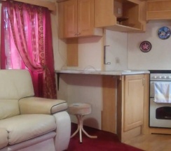 Семейный коттедж с балконом в Инкит