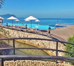 Номер Standard с балконом и с видом на залив в Sunset Park Resort and Spa
