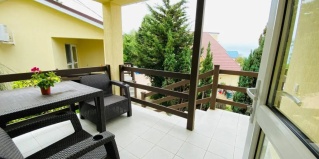 Лазаревское: Гостевой дом Арт Берег