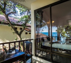 Одноместный номер Standard с видом на море двуспальная кровать в Chang Cliff Resort