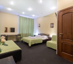 Улучшенный семейный номер в Авиамоторная