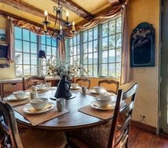 Коттедж с 4 комнатами в Juniper Ridge 16 5000 sq ft, Grand Chateau at Eagle, Expansive Mountain Views by RedAwning