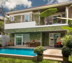 Вилла с 4 комнатами с балконом в Tropicana Pool Villa