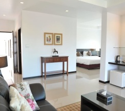 Люкс c 1 комнатой с балконом в Baan Nan Hotel