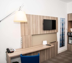 Номер комфорт бизнес с 1 двуспальной кроватью в Novotel Krasnoyarsk center