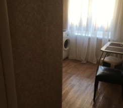 Апартаменты c 1 комнатой с балконом в Odnokomnatnaya Kvartira Na Ul. Engelsa Apartments