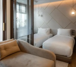 Двухместный номер Premier 2 отдельные кровати в The Proud Karon Beach Phuket Trademark Collection By Wyndham