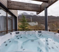 Вилла с 3-мя спальнями и панорамным видом на горы c Джакузи на террасе в Skypark