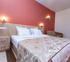 КОМФОРТ 3-местный (с диванчиком). Новый номерной фонд в MaxxRoyal