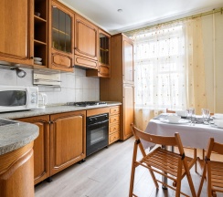 2-комнатные апартаменты улучшенные в Sutki Rent (Сутки Рент) с видом на набережную канала Грибоедова